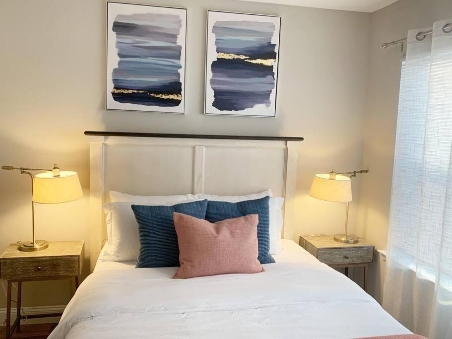 Beautiful 2Br Apt/Ewr Airport/King /Free Parking Newark Ngoại thất bức ảnh